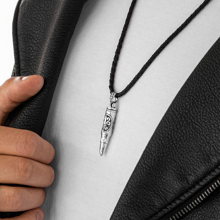 Save Brave Halskette aus veganem Leder mit Verlängerung - Braun Bis zu 50% Rabatt