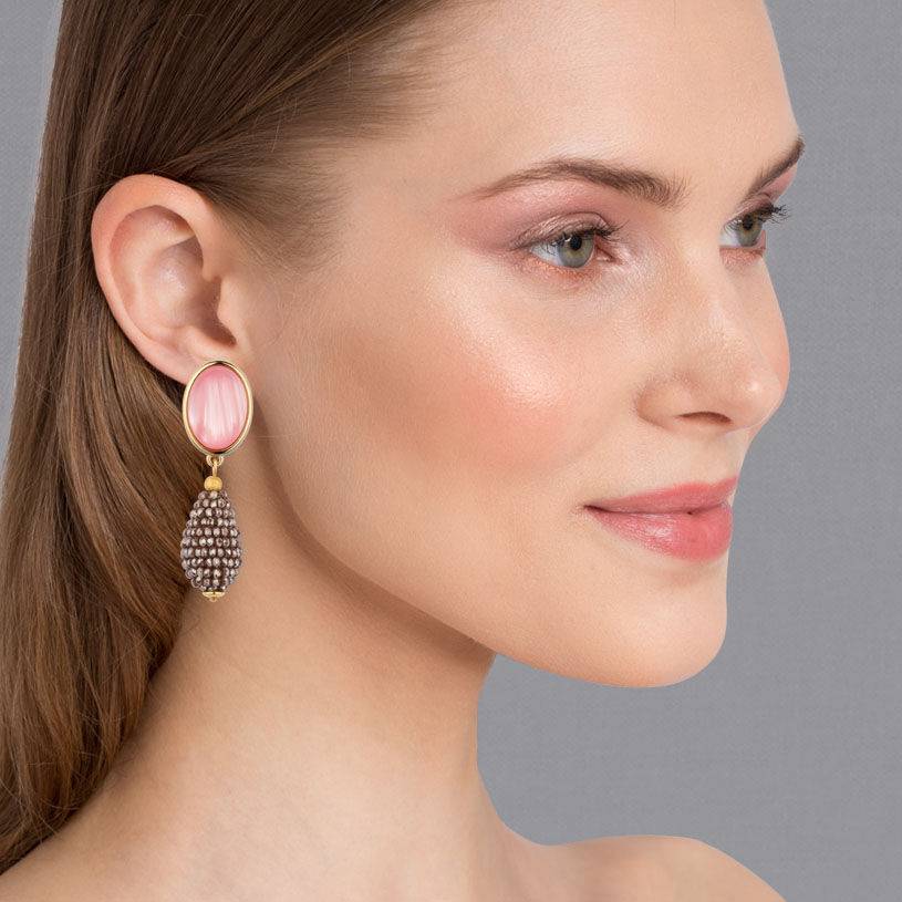 SchwesterSchwester Rosafarbene Ohrclsip mit glitzerndem champagnerfarbenem Tropfen Flash Sale