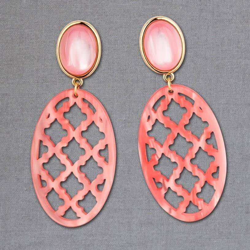 SchwesterSchwester Hellrosa Ohrstecker mit perlmutt schimmerndem Oval im Marrakesch Stil von AmuseToi Nur für heute