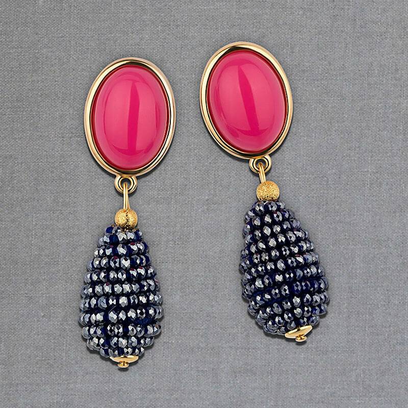 SchwesterSchwester Pinkfarbene Ohrstecker mit glitzerndem dunkelblauen Tropfen von AmuseToi Im Verkauf