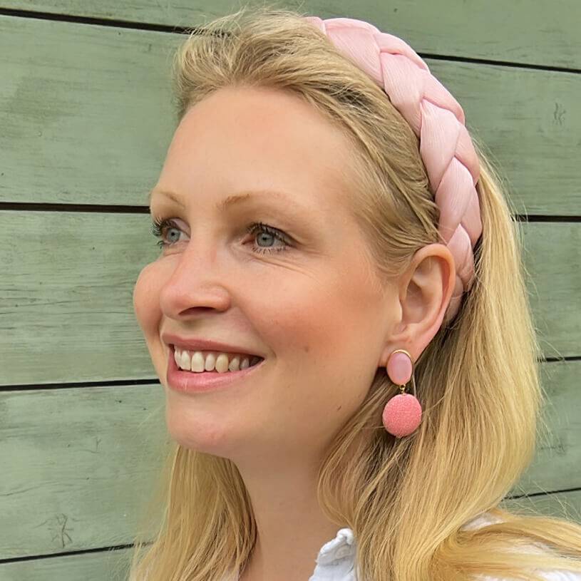 SchwesterSchwester Rosafarbene Ohrstecker mit pinkem Anhänger in Rochenhautoptik im Angebot