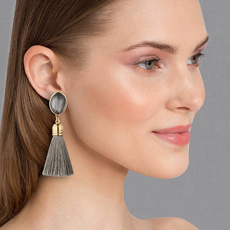 SchwesterSchwester Vergoldete Quasten Ohrringe als Ohrstecker in Grau von AmuseToi Online Outlet
