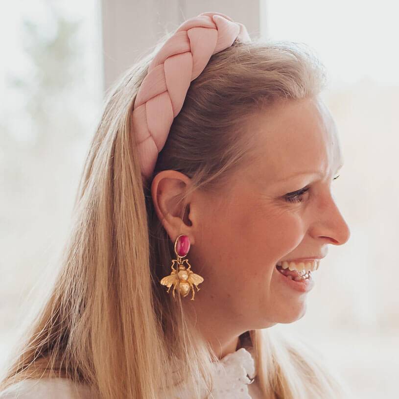 SchwesterSchwester Breiter geflochtener Satin-Haarreif in zartem Rosa Wochenangebot