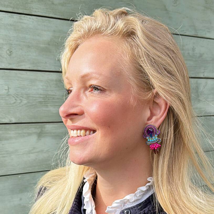 SchwesterSchwester Vorbestellbar - Kunstvolle Soutache-Ohrringe in Violett, Blau und Pink Kostenloser Versand international
