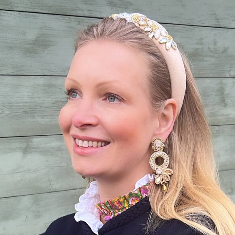 SchwesterSchwester Opulente Soutache-Ohrringe in Gold und Champagner Angebote
