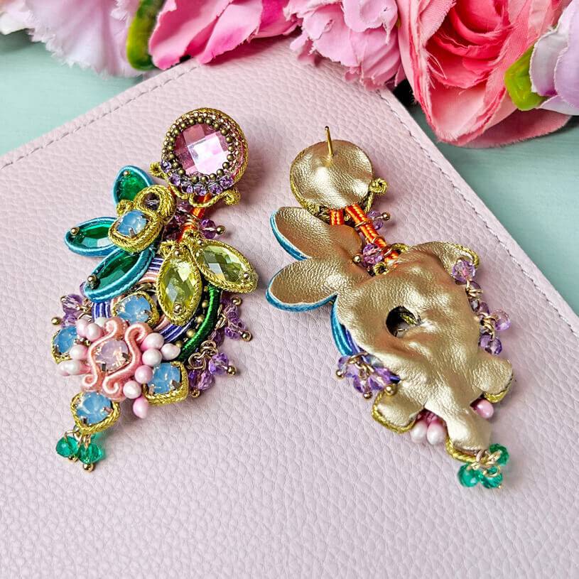 SchwesterSchwester Set aus Soutache-Ohrringen in pastelligen Farben und Satin-Haarreif in Hellblau Fabrikverkauf