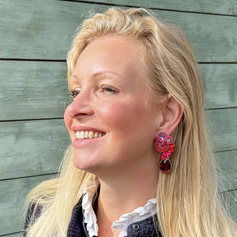 SchwesterSchwester Vorbestellbar - Stylische Soutache-Ohrringe in Pink und Rot Preisnachlass