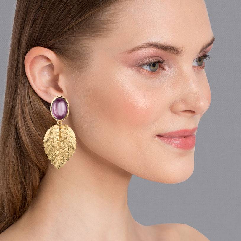 SchwesterSchwester Amethystfarbene Ohrstecker mit goldenem Blatt von AmuseToi Blitzangebot