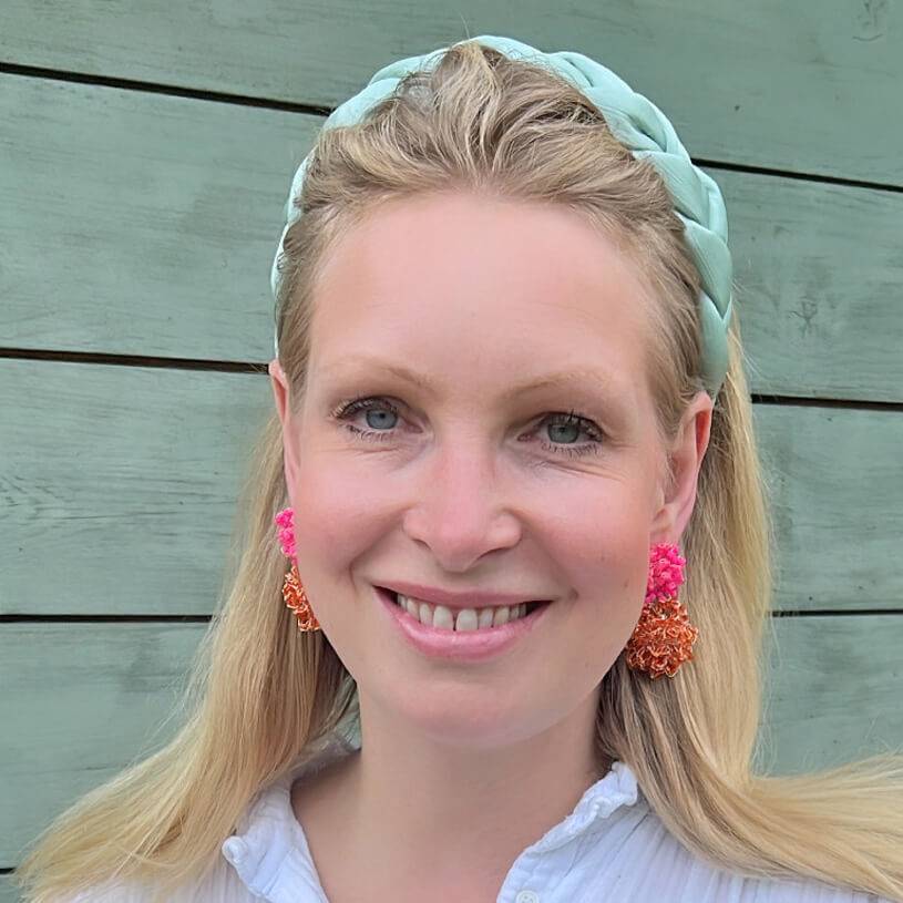 SchwesterSchwester Bunte Perlen-Ohrringe aus zwei Blüten in leuchtendem Pink und Orange Black Friday Preise
