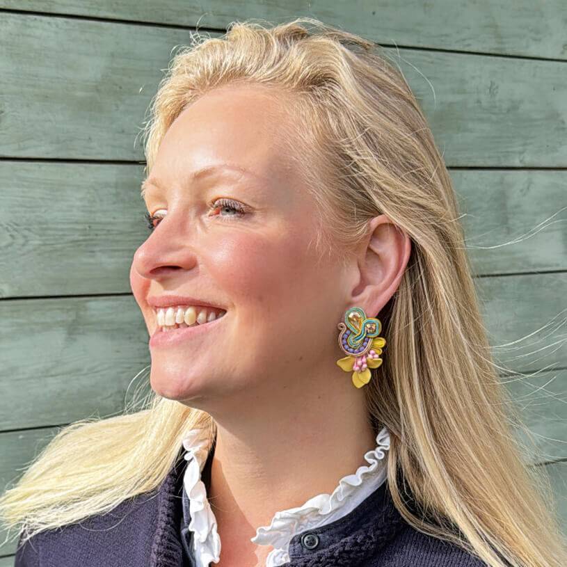 SchwesterSchwester Vorbestellbar - Farbenfrohe Soutache-Ohrringe in Gelb, Rosa und Flieder Outlet