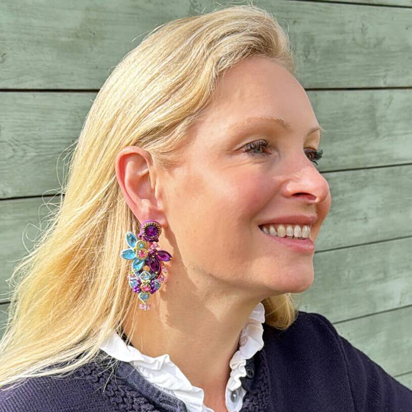 SchwesterSchwester Vorbestellbar - Große Soutache-Ohrringe in Magenta und Hellblau Top Angebot