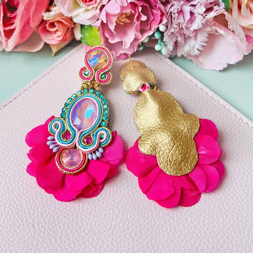 SchwesterSchwester Außergewöhnliche Soutache-Ohrringe in leuchtendem Pink Riesige Rabatte