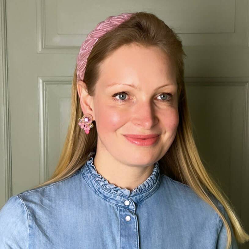 SchwesterSchwester Wunderschöne kleine Soutache Ohrstecker in Gold und Rosa Begrenzt auf 3 Tage