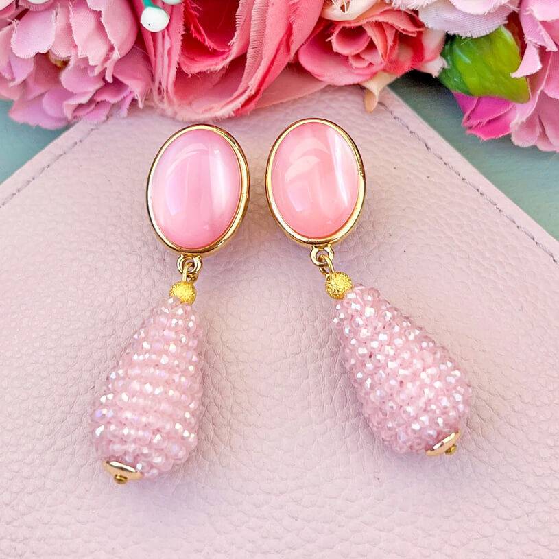 SchwesterSchwester Set aus rosafarbenen Tropfen-Ohrringen von AmuseToi und Satin-Haarreif in Rosa Neueste Stile