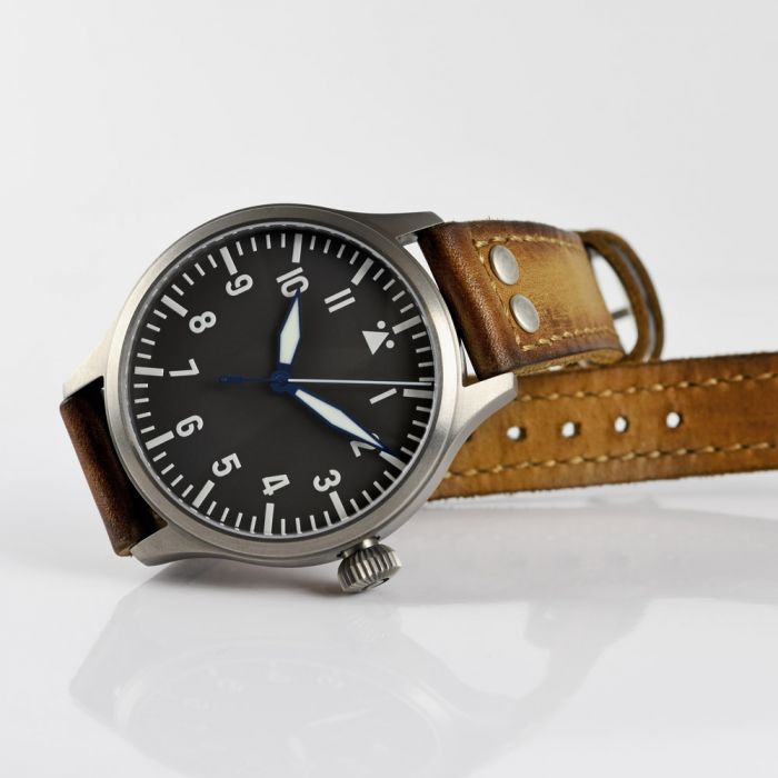 Steinhart Nav B-Uhr 44 Titan A Muster Zentralsekunde Begrenzte Freigabe