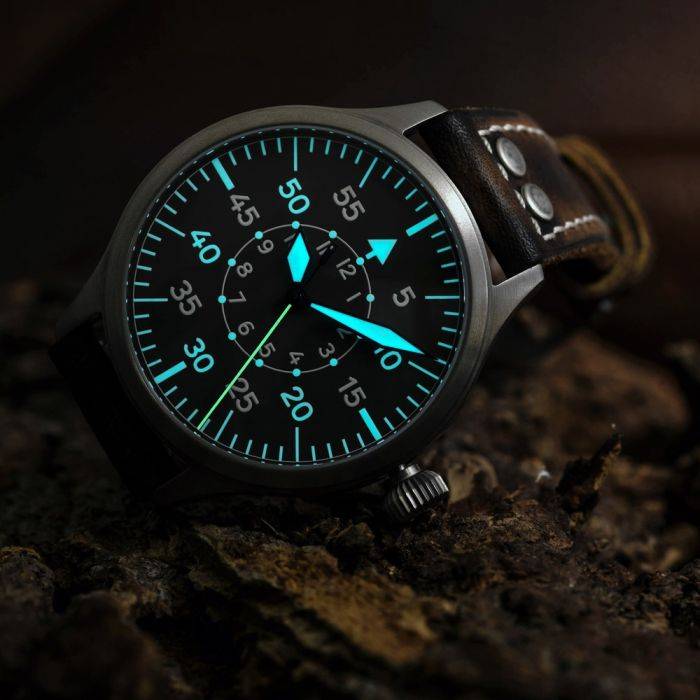 Steinhart Nav B-Uhr 44 Titan B Muster Zentralsekunde Letzte 3 Tage