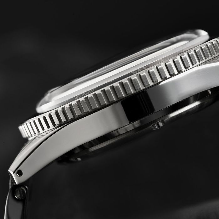 Steinhart Ocean One vintage Dual Time premium Taucheruhr Riesige Rabatte