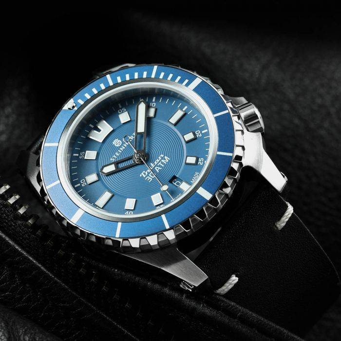 Steinhart Triton 30 ATM BLUE Taucheruhr 50% Rabatt mit kostenlosem Versand